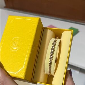 Dazzling Gold Bracelet with Crystal Accents